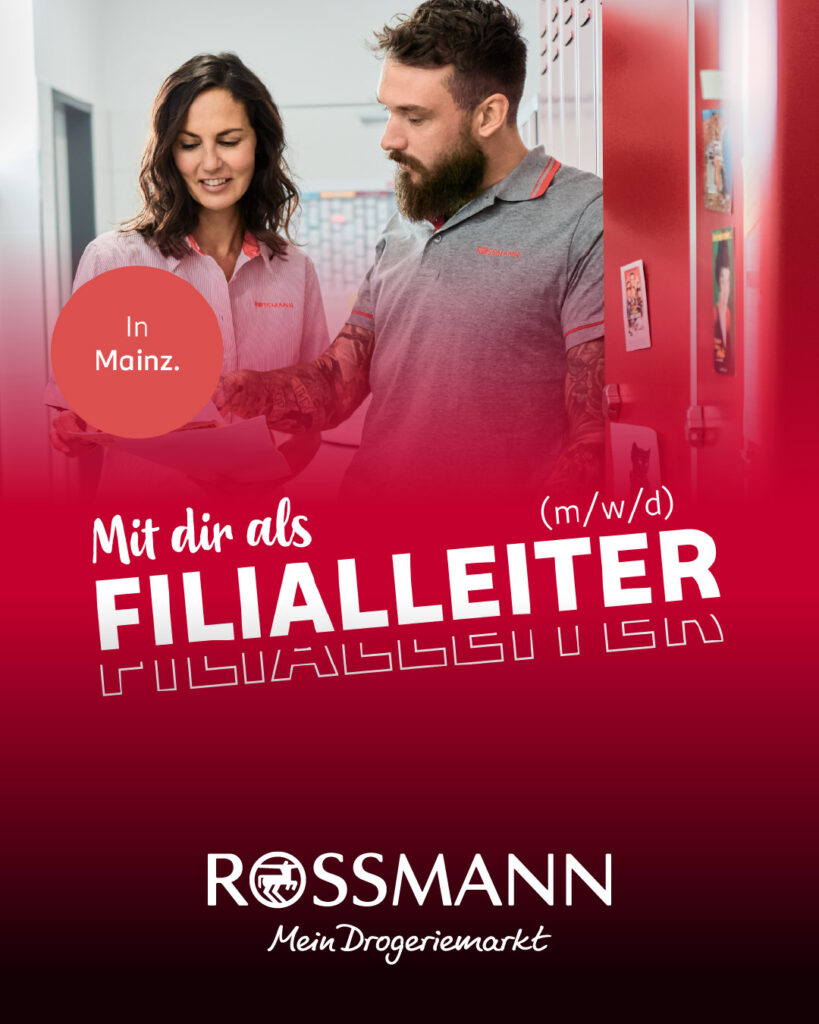 Zwei Mitarbeitende aus der ROSSMANN-Filiale