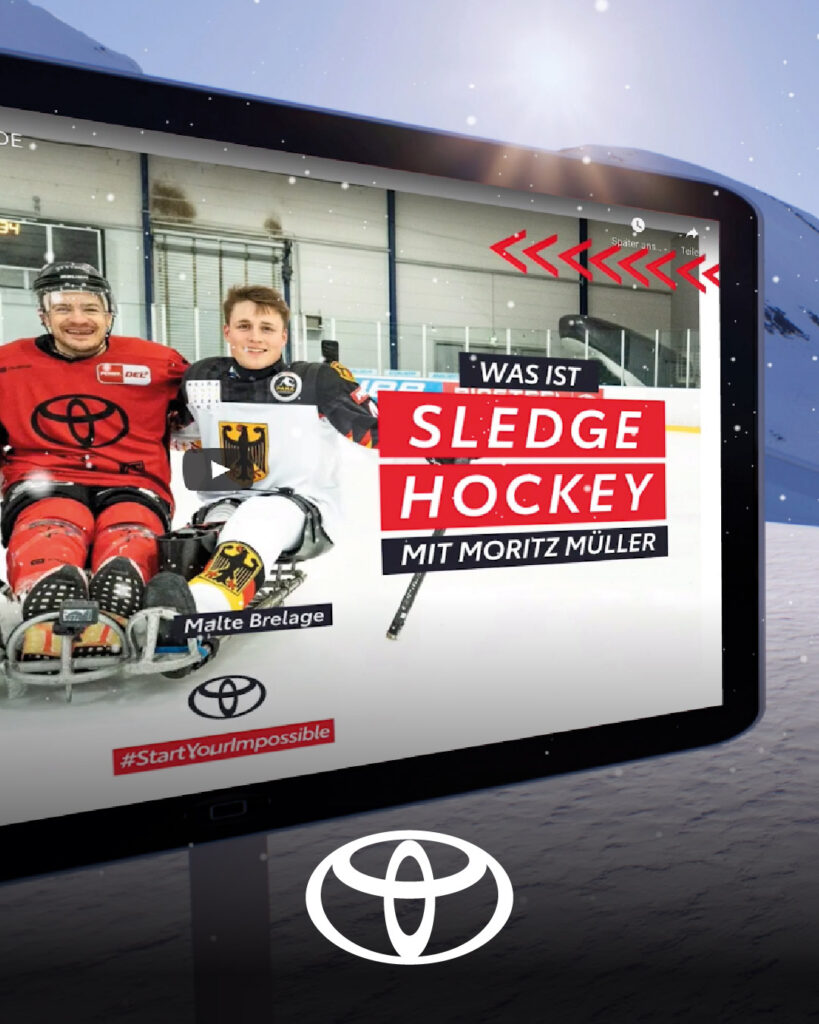 Man sieht zwei Eishockeyspieler, die in der Kampagne Testimonials waren