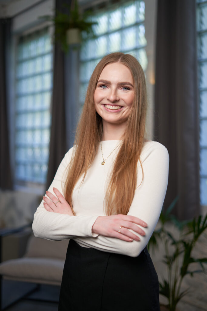 Alina Bach | Account Managerin bits & likes